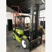 Forklift Handling (37656)