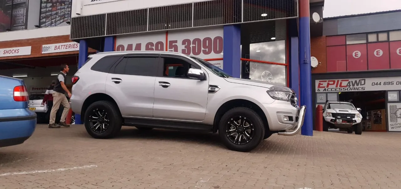 Tyres and Treads Mossel Bay photo 1