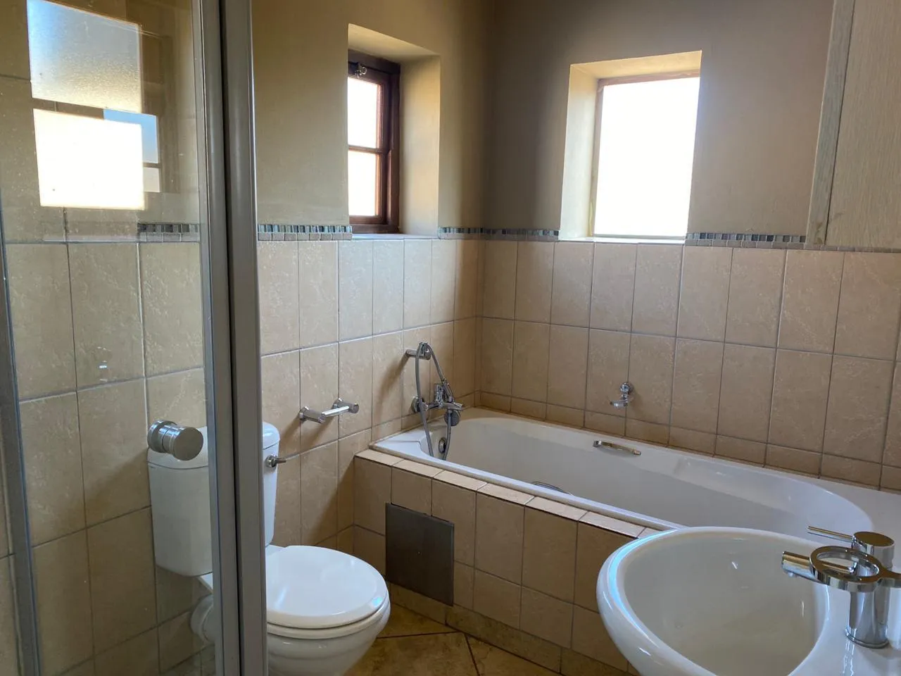 Real Estate photo 3