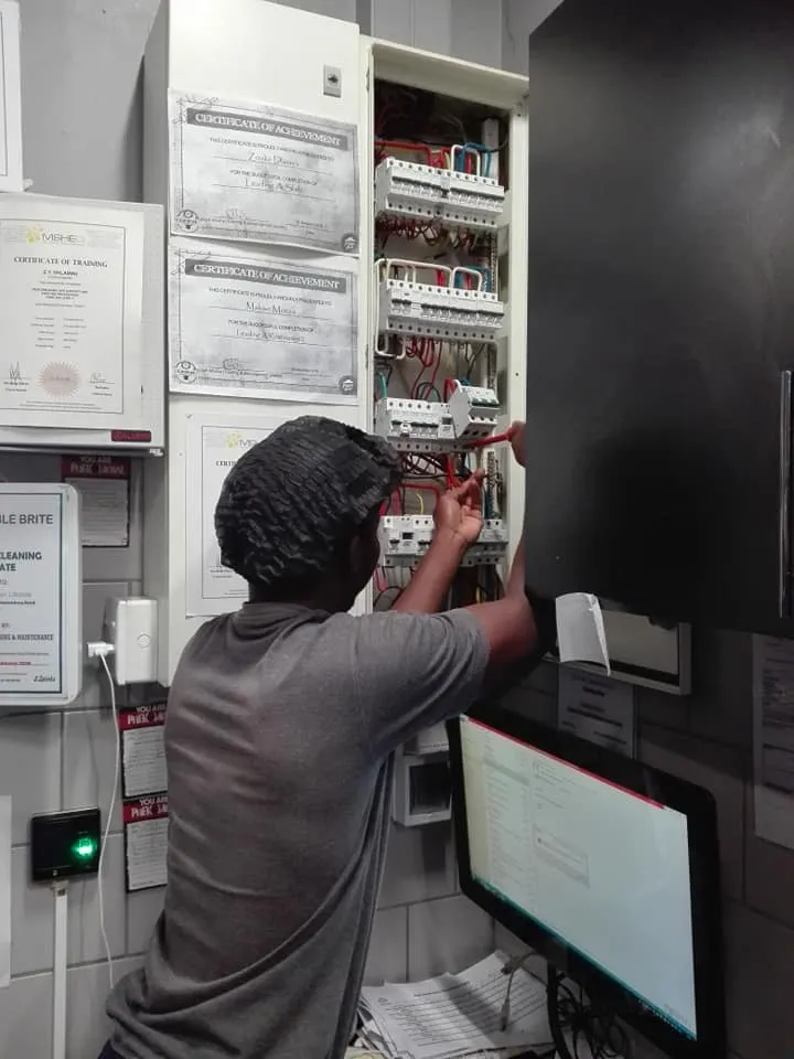 Rietvlei View Country Estates Electricians photo 1