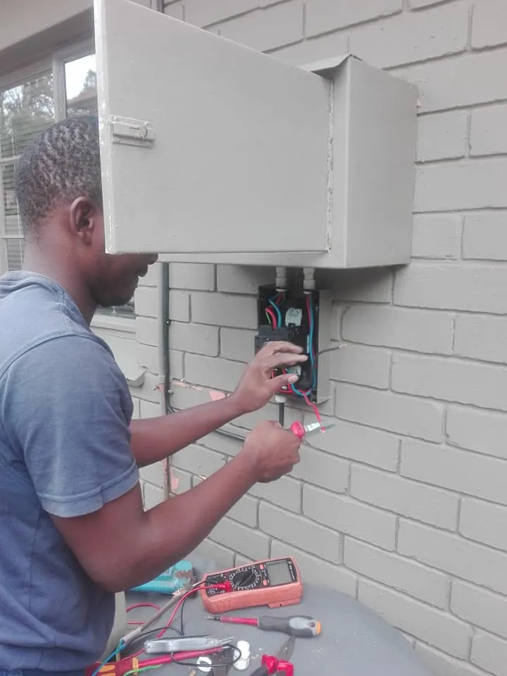 Rietvlei View Country Estates Electricians photo 3