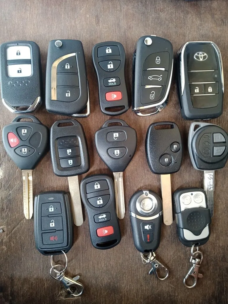 Locksmiths and car professionals photo 3