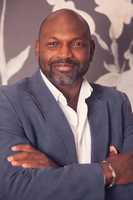 DR OLUFEMI OLAROGUN photo 1