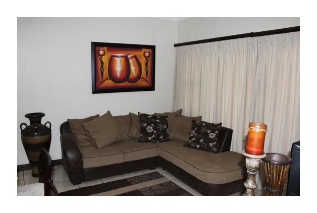 Topanga 32 - (self catering holiday apartment logo