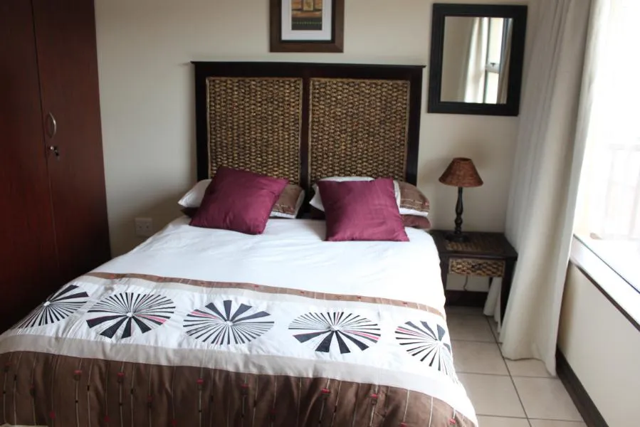 Topanga 32 - (self catering holiday apartment photo 2