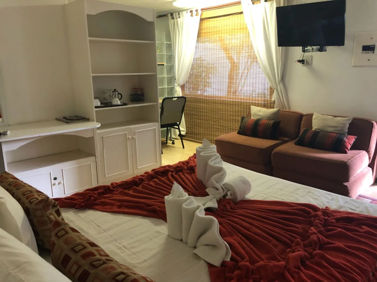 Black Olive Guest House photo 3