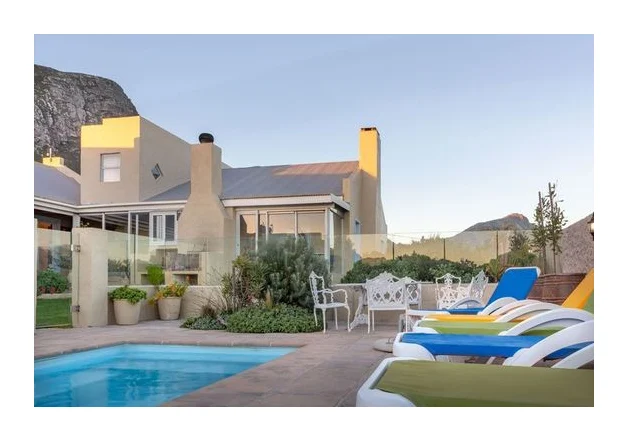 Fijnbos Lodge and Spa, Betty's Bay logo