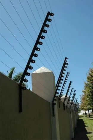 CENTURION ELECTRIC FENCE REPAIR /INSTALLATION photo 2