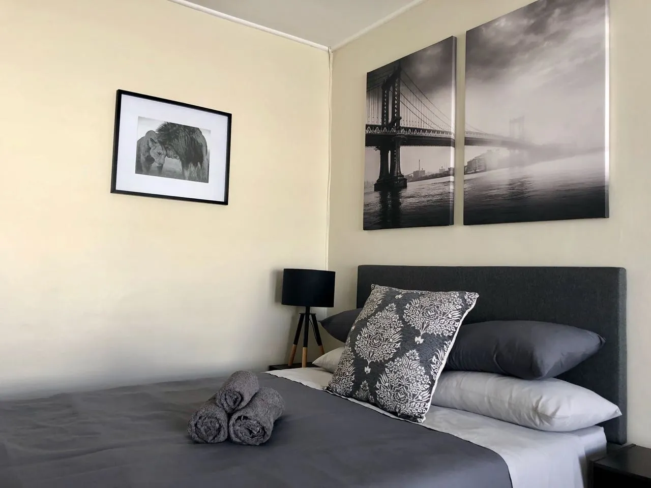 19 on 7th Modern Self Catering Guest Suite photo 1
