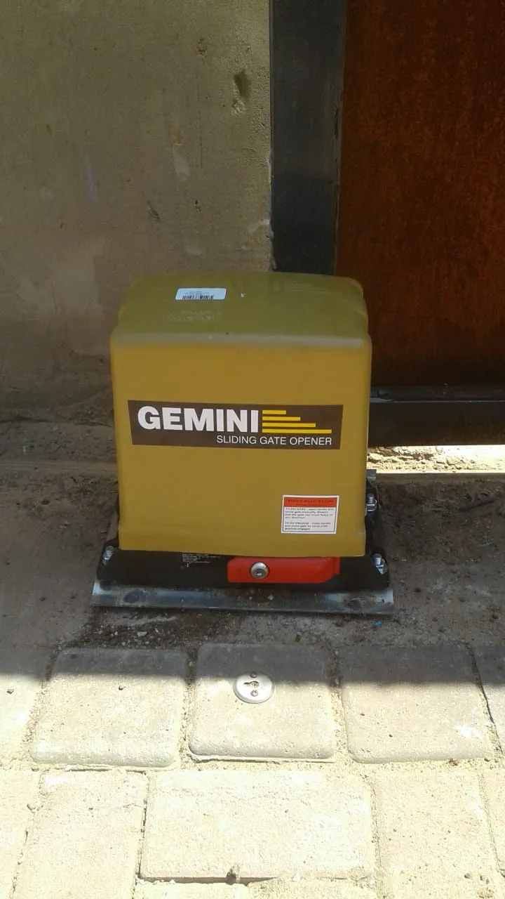 Gate motor installation , repairs Pretoria we photo 4