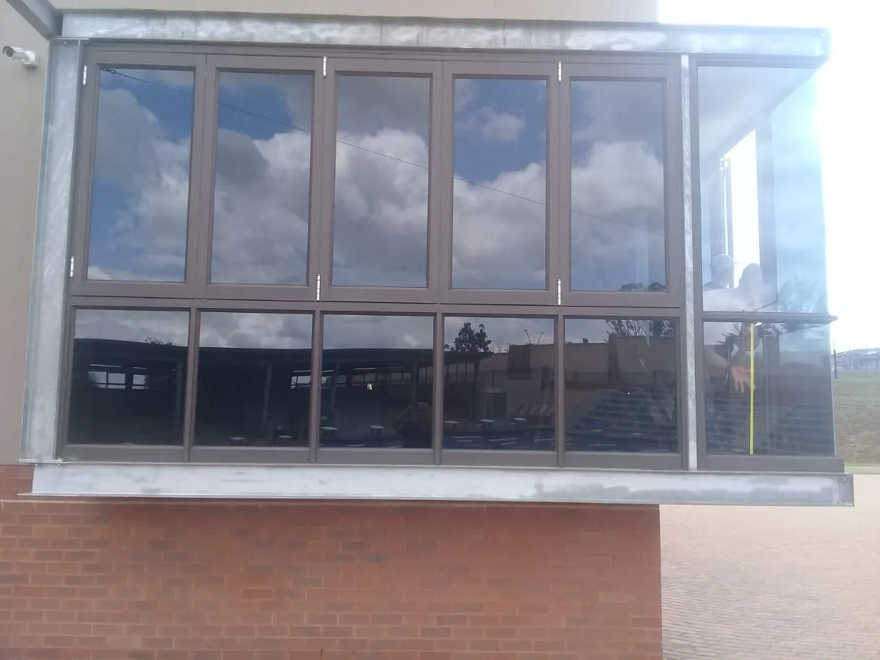 Universal Window Tinting photo 2