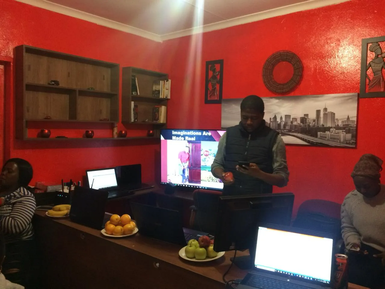 Insingk Hosting photo 3