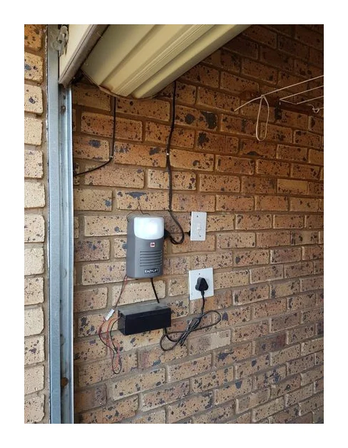 GARAGE DOOR MOTOR REPAIR CENTURION 0781867133 logo