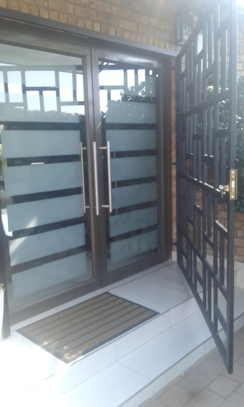 Creative Design Glass and Aluminium photo 3