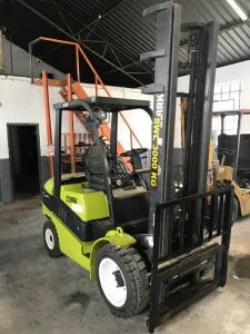Forklift Handling photo 1